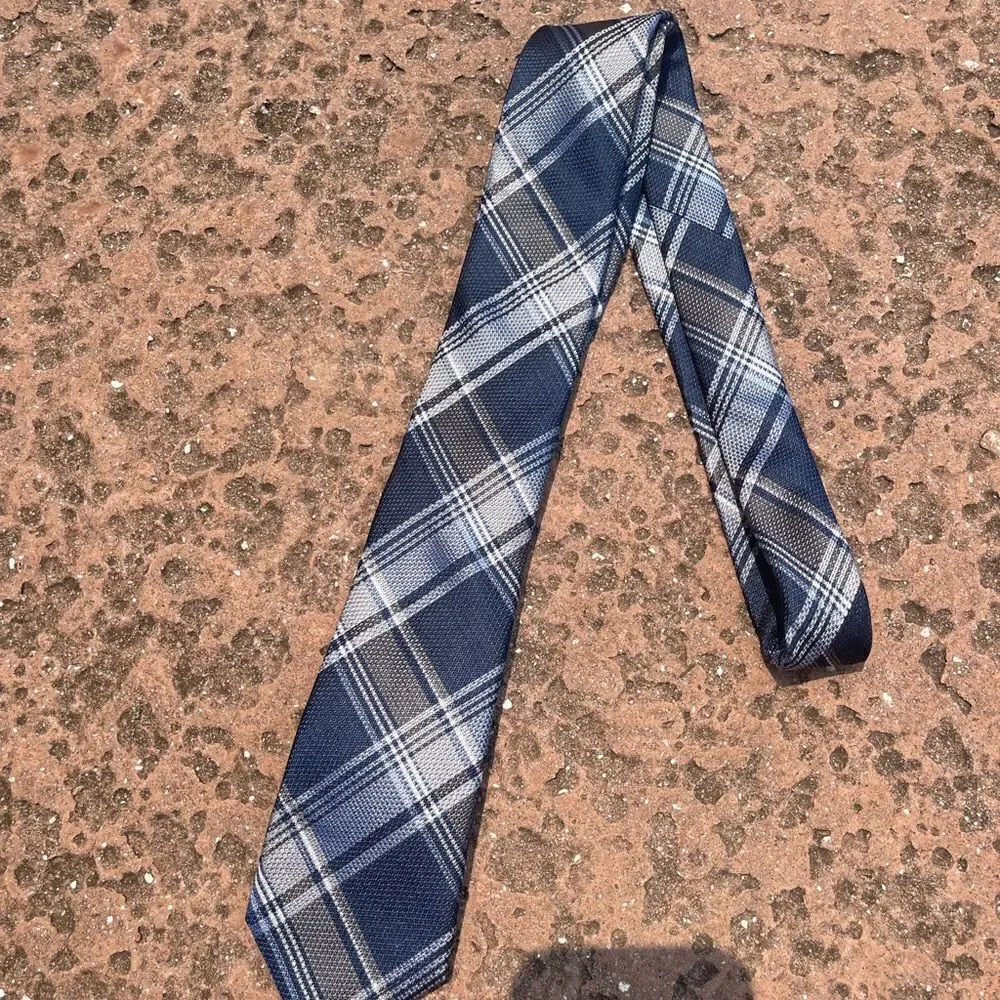 NWT crown and Ivy mens silk tie